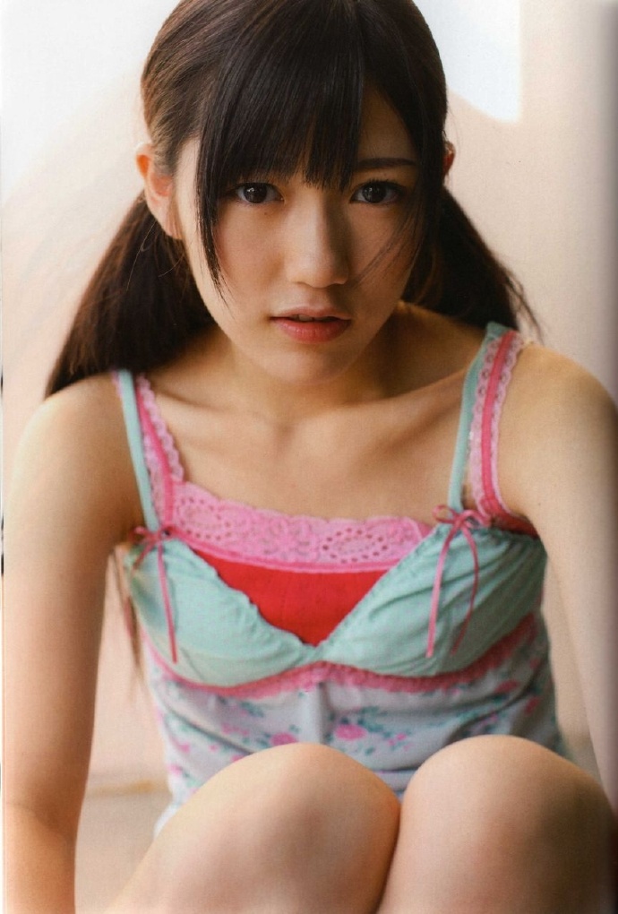 【 1st写真集「アッカンベー」（2010年3月26日、集英社）2010年16岁 预览 6