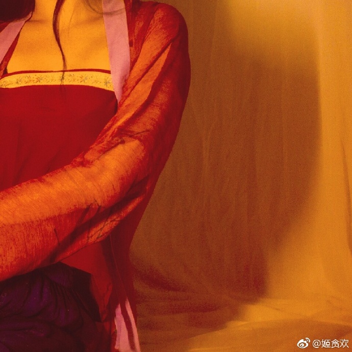 来啊。书生啊。一个没有正片的预告反正调出了还算可以的色调可以说是非常想拍妖精了好 预览 1