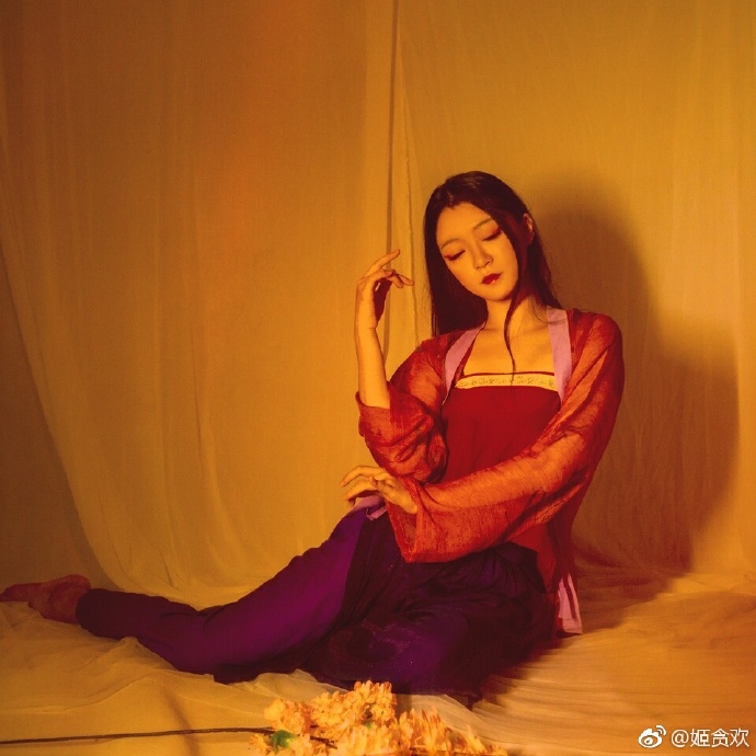 来啊。书生啊。一个没有正片的预告反正调出了还算可以的色调可以说是非常想拍妖精了好 预览 2