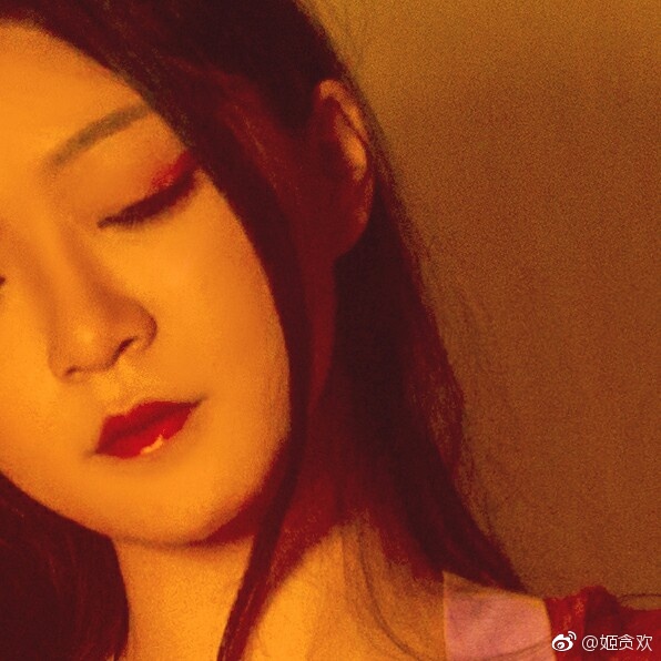来啊。书生啊。一个没有正片的预告反正调出了还算可以的色调可以说是非常想拍妖精了好 预览 3