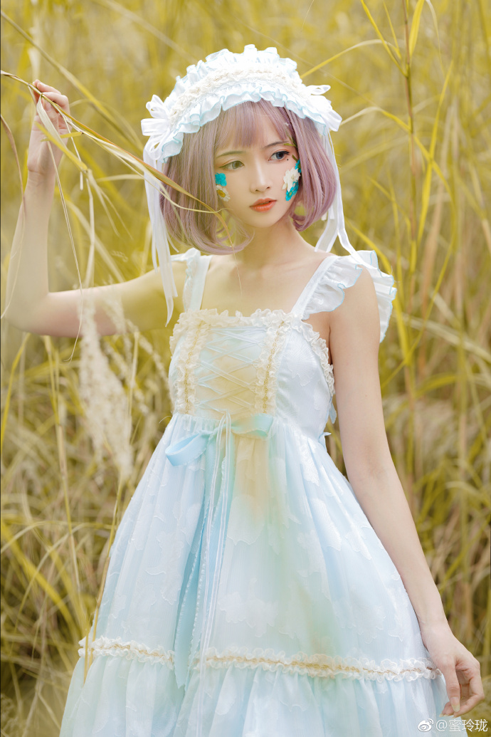 # Lolita正片# 摄影:@再睡一夏的益达 后期:@对我是花爷日常Lolit 预览 1