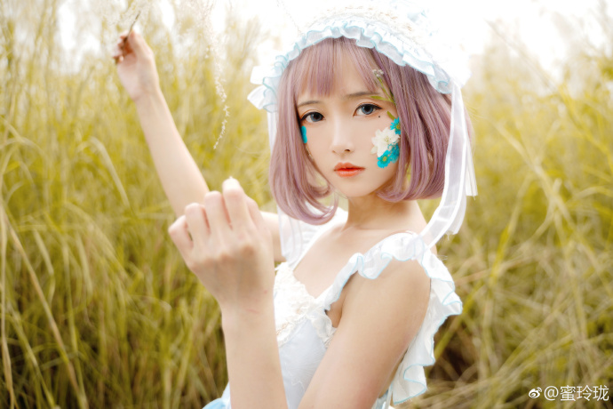 # Lolita正片# 摄影:@再睡一夏的益达 后期:@对我是花爷日常Lolit 预览 2