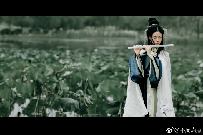 汉服超话汉服正片【江湖孤身，再无前尘】又名【今日说法——少女究竟死了没有】出镜 预览 3