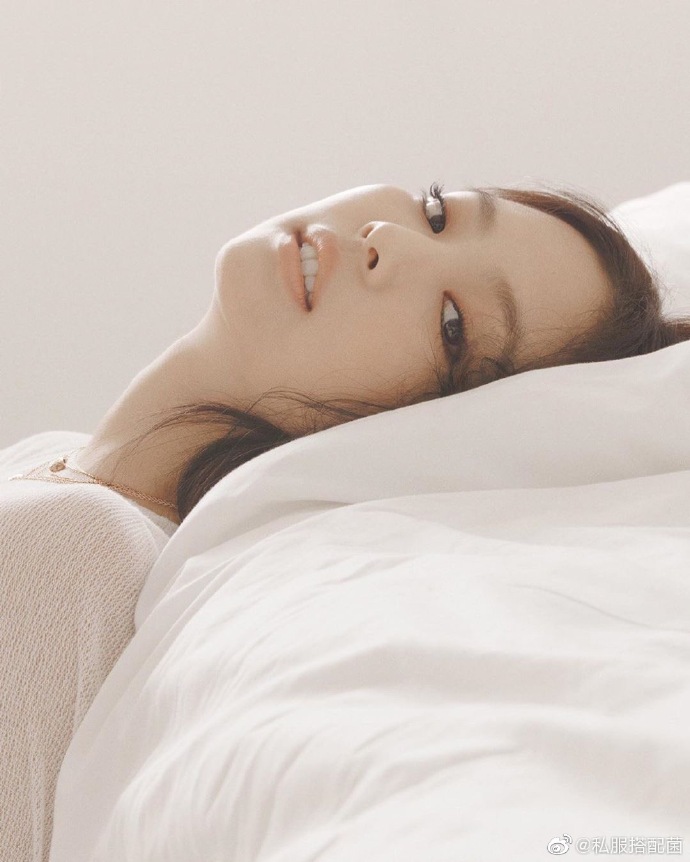 日常私服超话 blackpink Jennie 居家风写真表现力超强的小猫咪J 预览 1