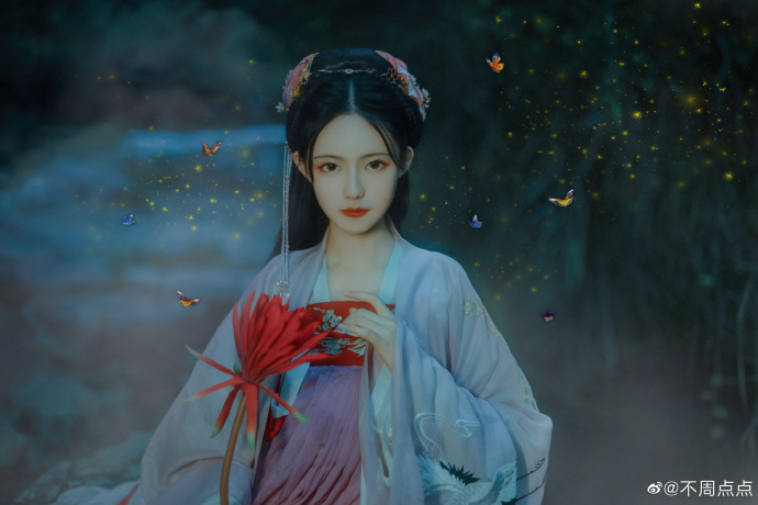 汉服超话【汉服正片】【女夷】月隐鹿来，林深花开。女夷鼓歌，以司天和。出镜：@不 预览 5