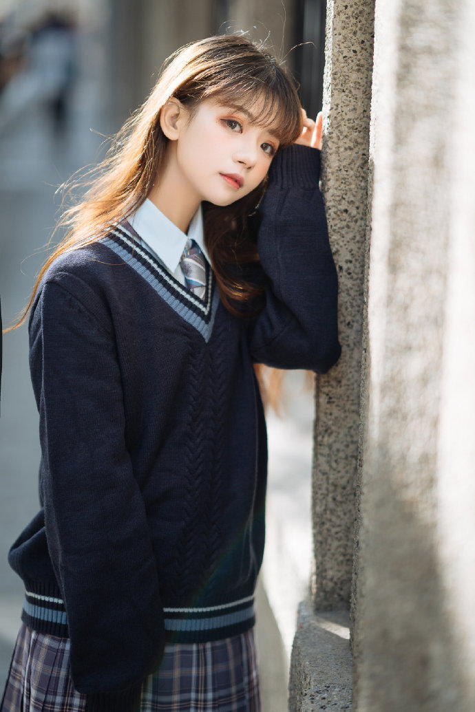 # # # 专 + 关 开一位 66R清晨的阳光，少女永不过期看着窗外这么好的阳 预览 4
