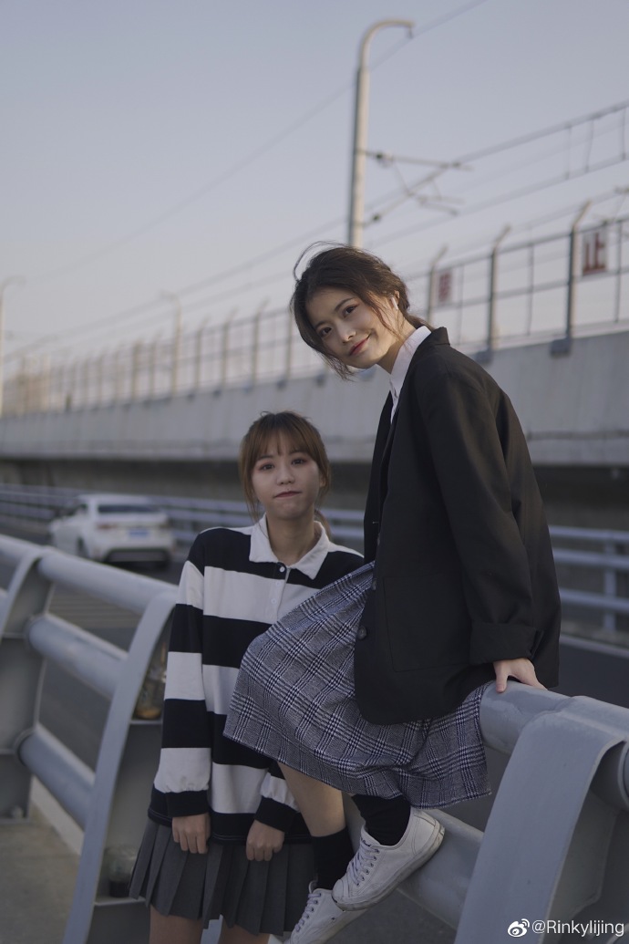 是春天该有的样子和@铁板豆腐小公主 穿一身伪jk制服装嫩啦！### ​ 预览 2
