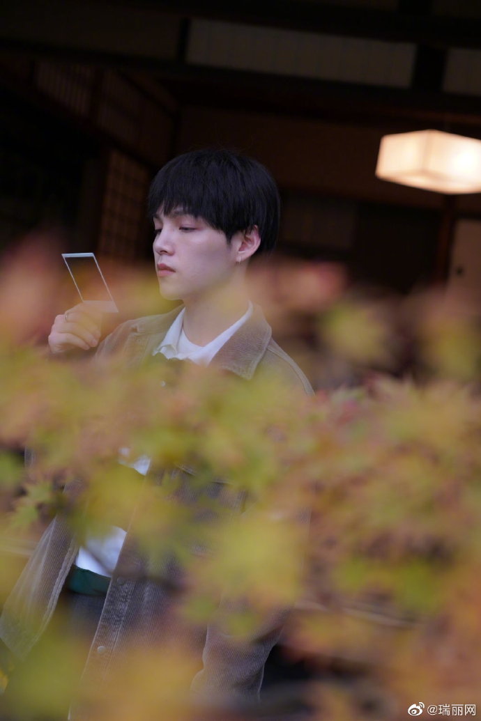 # 【 近日的私服写真照来啦～📷两套look复古日系风好好看呀[米奇比心]@朱星 预览 1