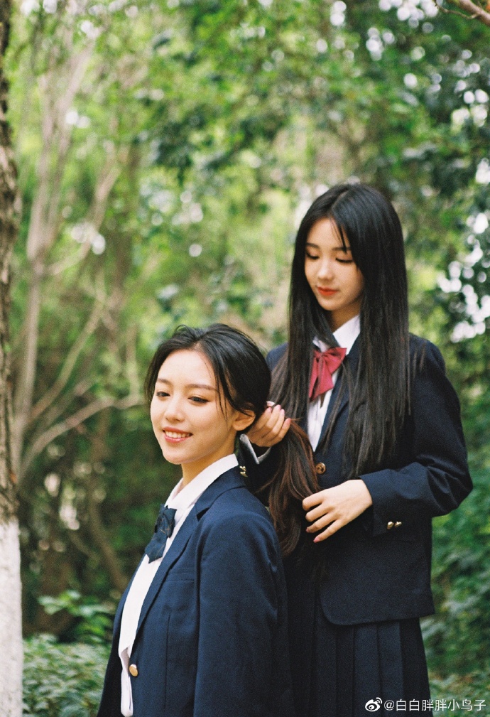 花与少女胶片写真集｜JK制服第一次拍胶片的 虽然是阴天颜色都好好看 不用调色🌚满 预览 4