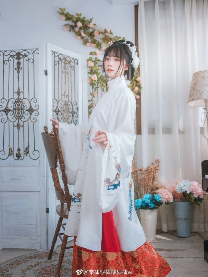 ## 山有木兮木有枝，心悦君兮君不知。出镜：棠棣摄影：@执义想做摄影师 随行：@ 预览 3