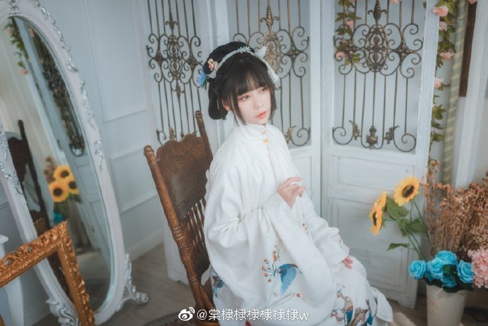 ## 山有木兮木有枝，心悦君兮君不知。出镜：棠棣摄影：@执义想做摄影师 随行：@ 预览 6