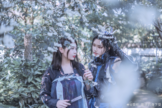 ### 那时候心里有人，再黑暗也有阳光儒风：O网页链接炮姐（汉服）：@墨荧湮_雪
