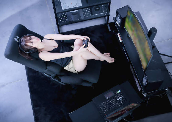 日本知名Coser伊织萌除了因为出色的Cosplay出名，被杂志邀请拍摄的的写真 预览 4