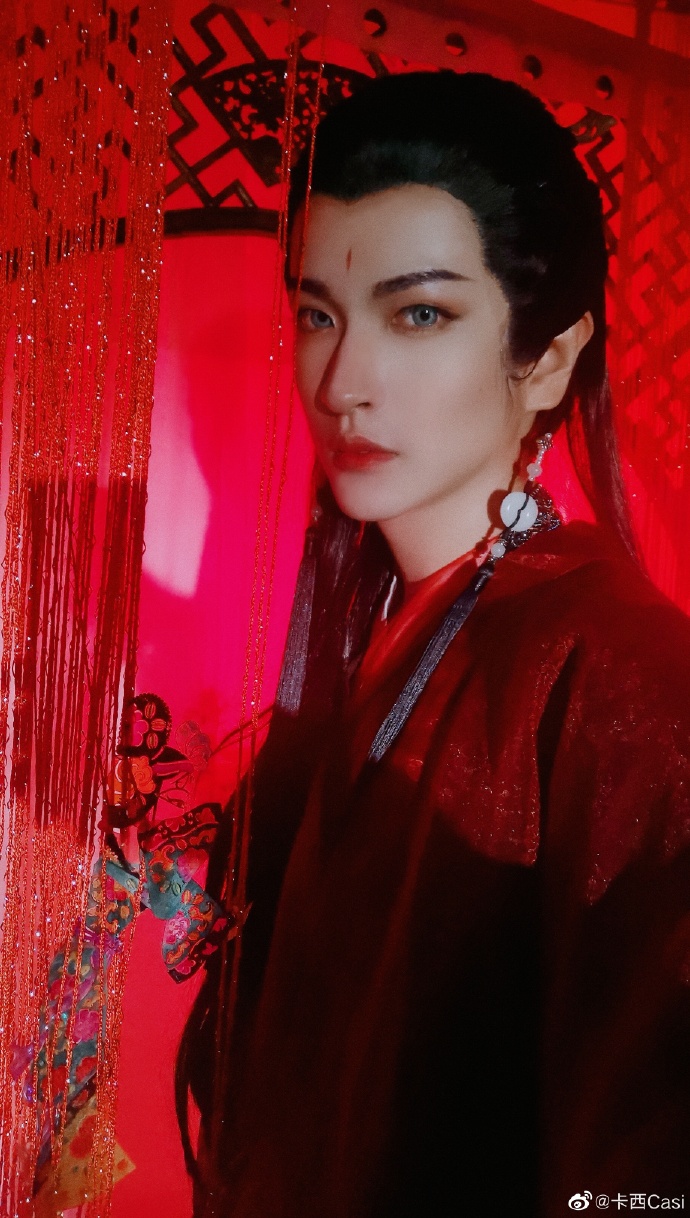 # 今日份的拍摄！蹲等正片！今天的妆，发，造型，拍摄，布景都太可了！！我爱了。@ 预览 2