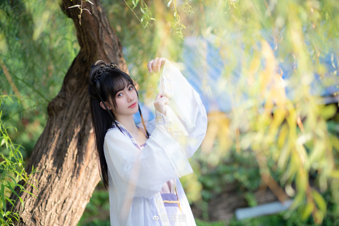 “时间不停歇，仿佛落叶飞花般无解”“而你在这里就温柔了一切”“这是缘，亦是命中最 预览 3