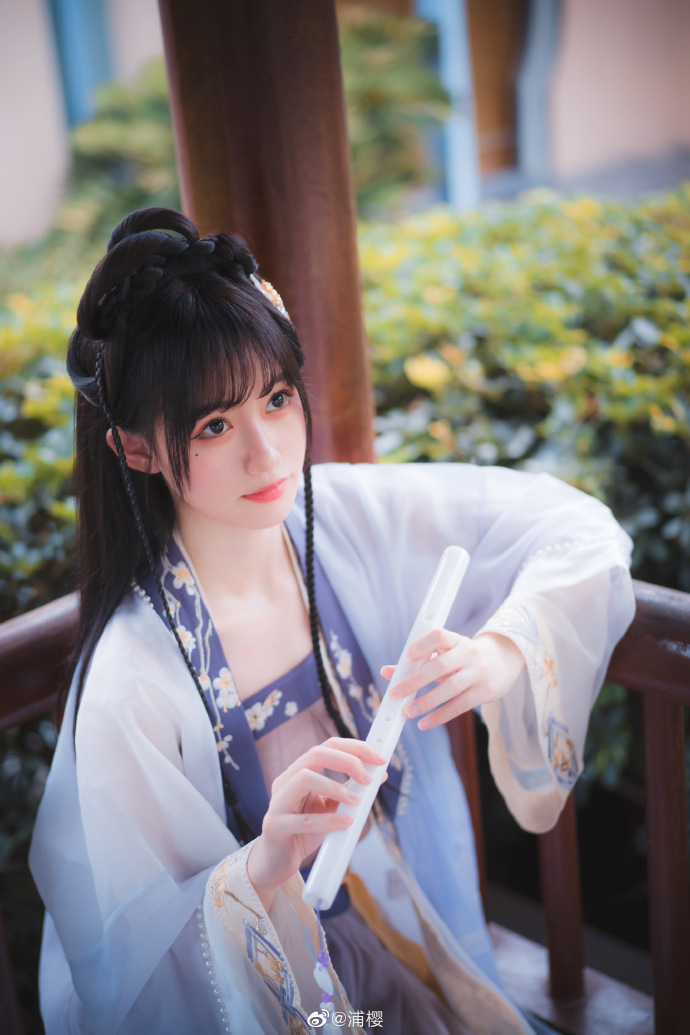 “时间不停歇，仿佛落叶飞花般无解”“而你在这里就温柔了一切”“这是缘，亦是命中最 预览 5