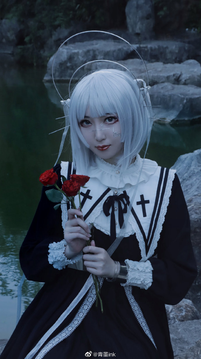 【Lolita脑洞正片】饮者种的花石碑下沉默回答📷：蜗牛@蜗牛壳壳· 🤖️： 预览 4