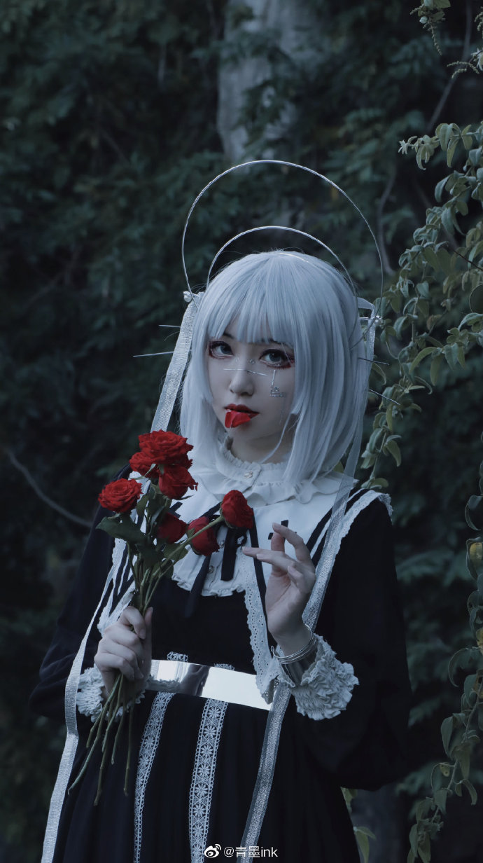 【Lolita脑洞正片】饮者种的花石碑下沉默回答📷：蜗牛@蜗牛壳壳· 🤖️： 预览 6