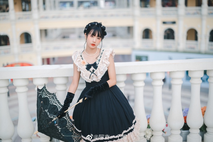 LOLITA超话『风中百合』摄影@kin-夜 出镜本人太优雅啦！！## 2南宁 预览 3
