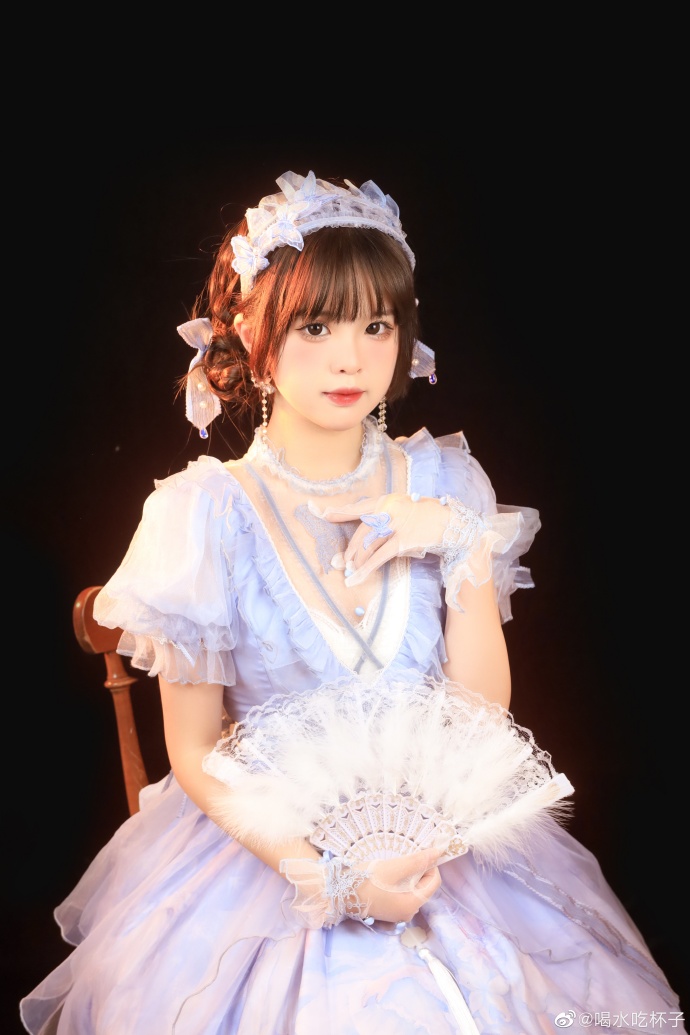 Tonight🦋深海医院👗：@十Tonight十 📷：aria这套正片很喜欢！打 预览 1
