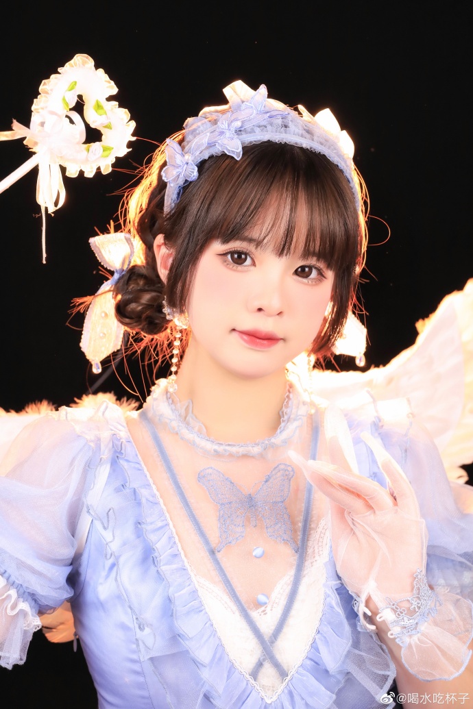Tonight🦋深海医院👗：@十Tonight十 📷：aria这套正片很喜欢！打 预览 5