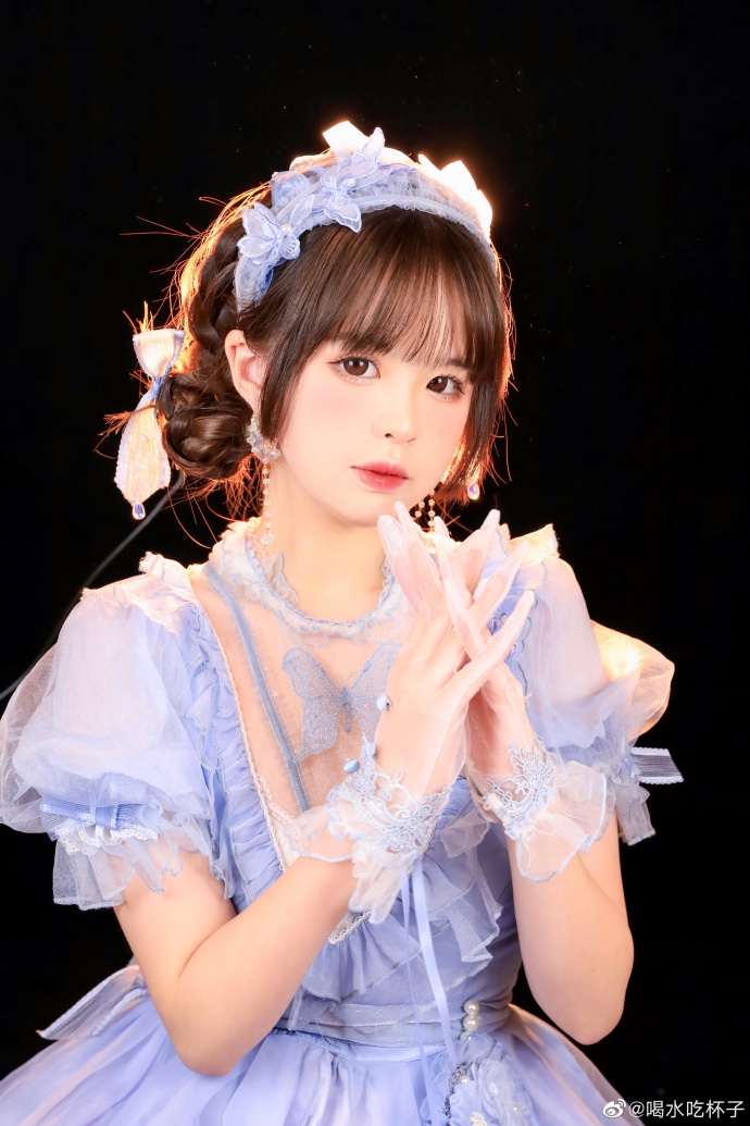 Tonight🦋深海医院👗：@十Tonight十 📷：aria这套正片很喜欢！打 预览 6