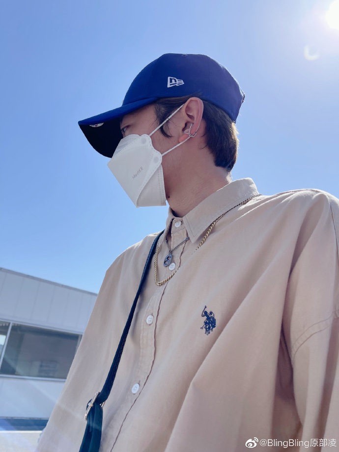 天气非常好☀️不由得拍了照片📸🙌和我一起开怀笑吧！😂✌️我很喜欢今天的私服搭配🔥 预览 2