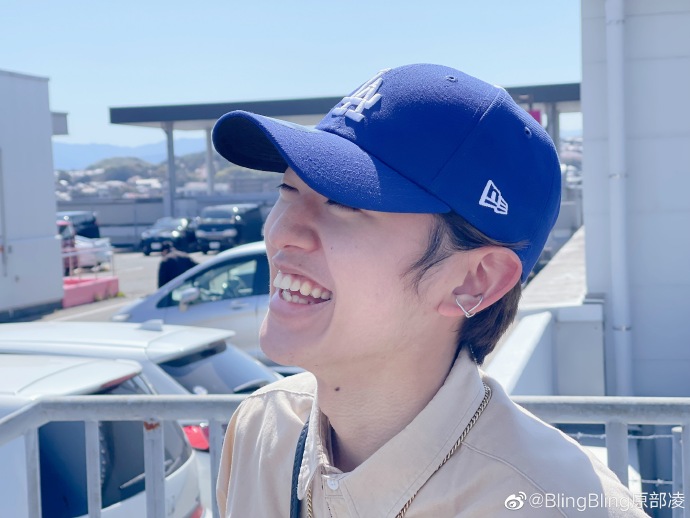 天气非常好☀️不由得拍了照片📸🙌和我一起开怀笑吧！😂✌️我很喜欢今天的私服搭配🔥 预览 6