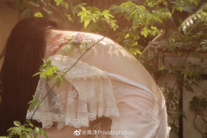 玉背霑花雨#### ​ 预览 4
