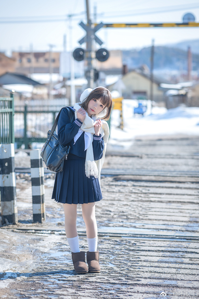 ❄️邂逅一列通向雪国的列车—̳͟͞͞♡出镜：@铁打萌萌_moi 摄影：O网页链接 预览 4