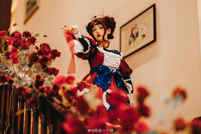LOLITA超话『把这无理的家伙投坎下来！』红皇后❤️摄影@kin-夜 ##  预览 2