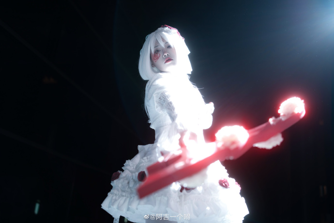 LOLITA超话『开战吧』摄影:胡桃玫瑰骑士真的太好看了，看到官图拿着镰刀直接 预览 3