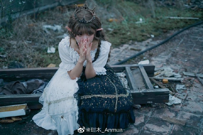 LOLITA超话 ☽ 日出之美在于她始于深夜的黑暗 可是没有日出，只余黑暗。◾ 预览 2