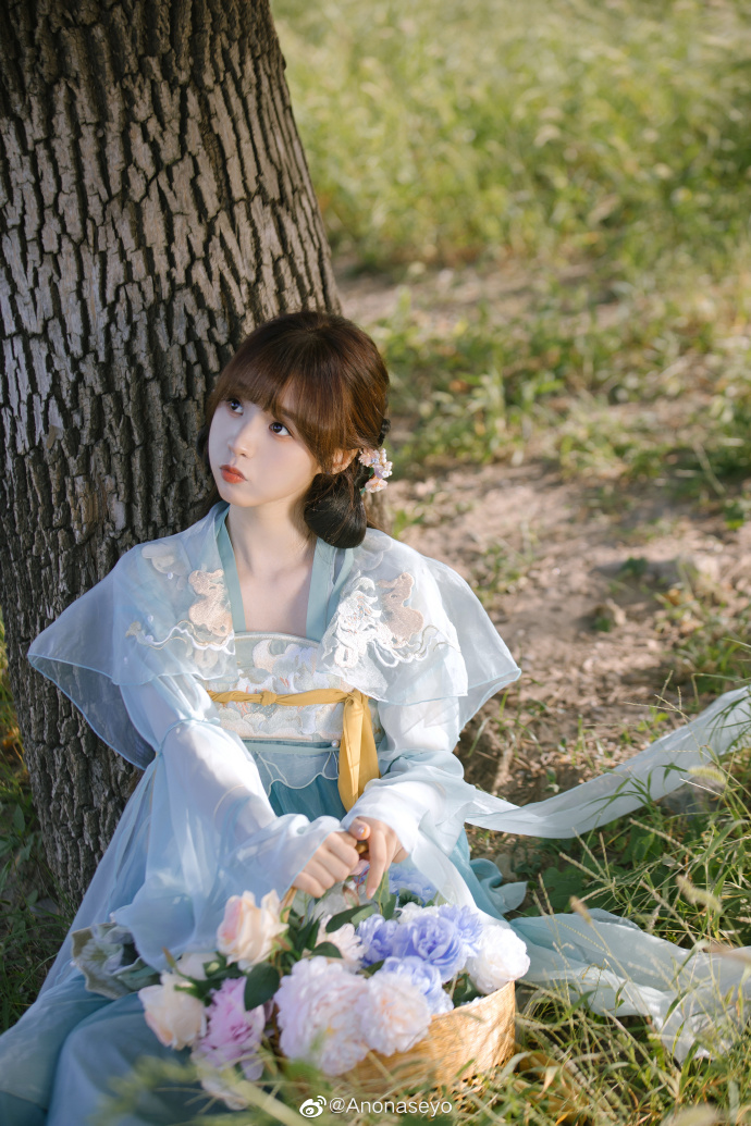 一个小兰花仿妆正片～太可爱啦📷：me👧：@小十一yuu 💄：@一只李李-汉