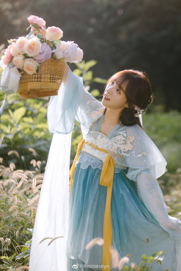 一个小兰花仿妆正片～太可爱啦📷：me👧：@小十一yuu 💄：@一只李李-汉 预览 6