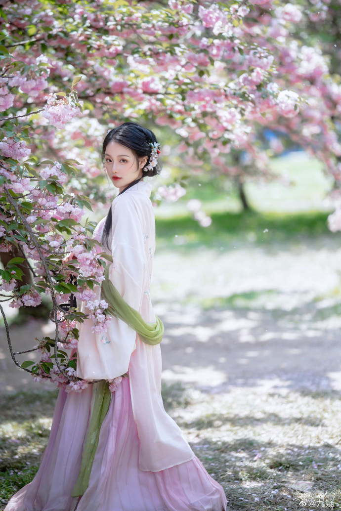 “花谢花飞花满天”摄影造型@鱼九__ 出境/本人一个没有感情的存图机器北京约拍 预览 1