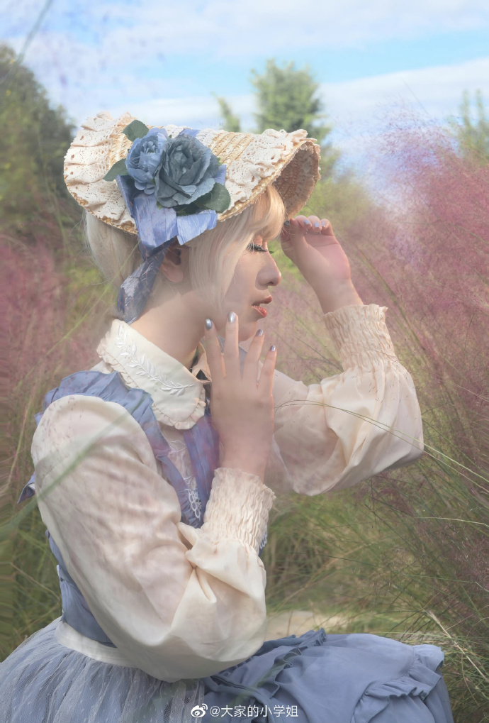 LOLITA超话【lolita正片】喜劳kkk——正是花期——出镜：我摄影:@ 预览 1