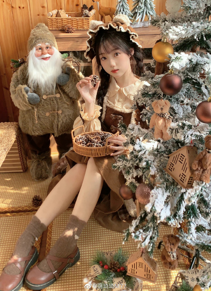 给小麒拍的洛丽塔裙裙棕色的小熊女孩@橙澄小麒 每次见小麒麒真的觉得好像初中生啊啊 预览 2