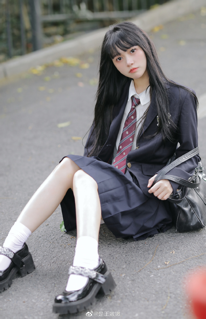 “放学一起走吧🚴”jk制服拍摄🎬摄影：@是王嫩嫩 #### ​ 预览 1