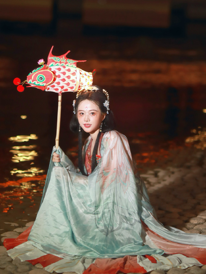 西安是美的 🏮分享人生第一套汉服写真（去年许的小心愿呜呜呜） 2西安·大唐芙蓉园 预览 5
