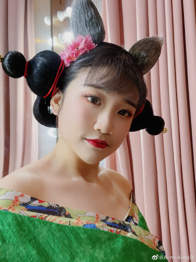 疲惫的一天先来一组花絮照片～过几日上正片### 2南京·莫愁湖公园 ​ 预览 2