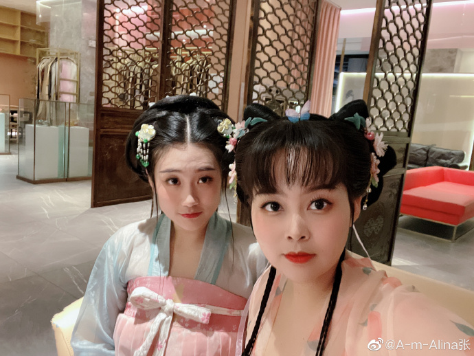 疲惫的一天先来一组花絮照片～过几日上正片### 2南京·莫愁湖公园 ​ 预览 4
