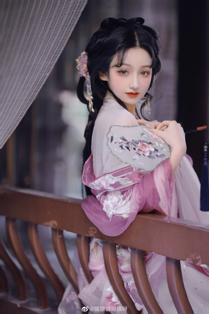 究竟要多好看多温柔才配得到您的偏爱？汉服超话# # 📷@雨霖儿Yveline  预览 5