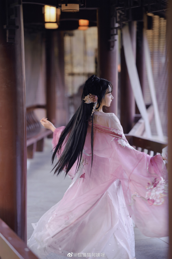 究竟要多好看多温柔才配得到您的偏爱？汉服超话# # 📷@雨霖儿Yveline  预览 6