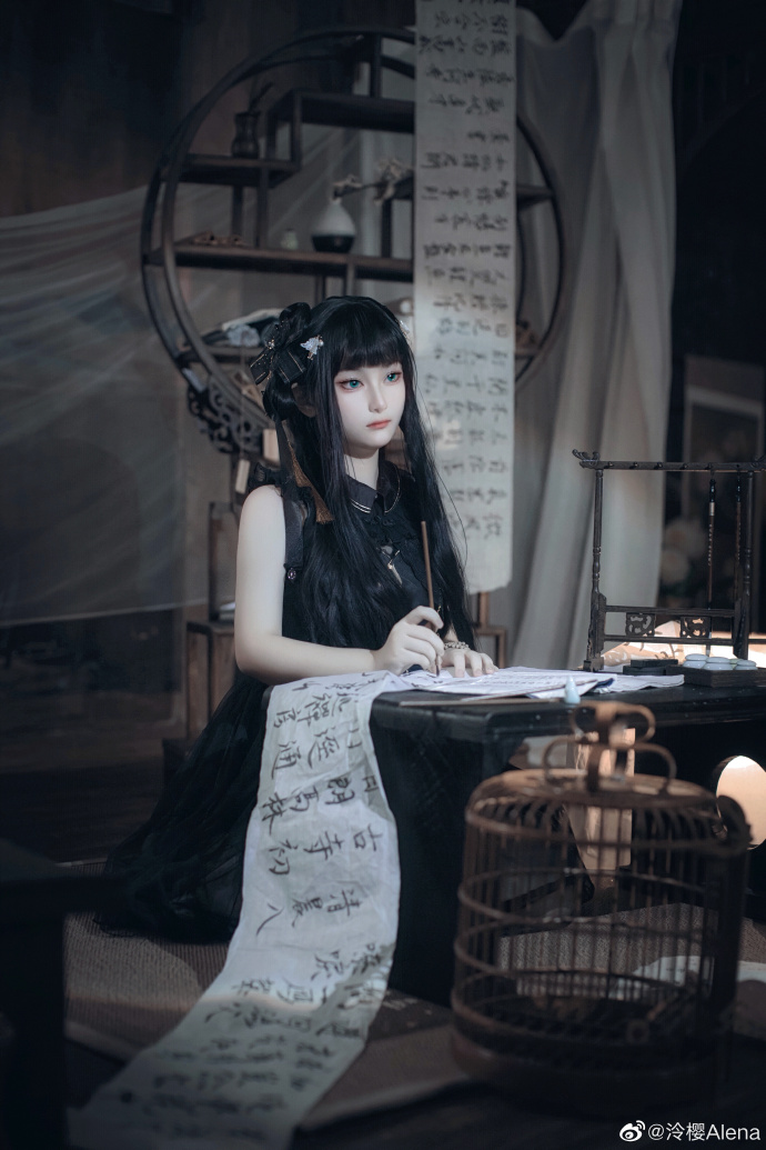 LOLITA超话### 逍遥游lolita正片“北冥有鱼，其名为鲲”出境：泠樱