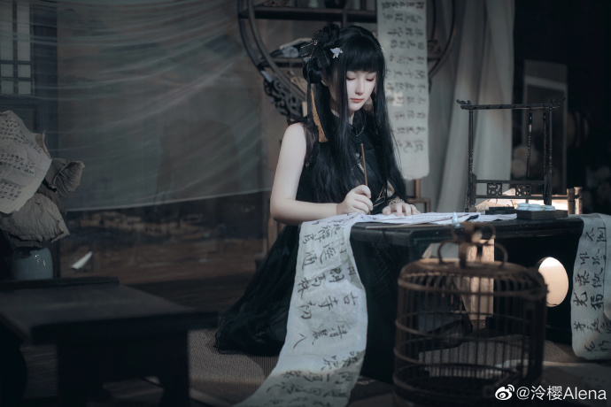 LOLITA超话### 逍遥游lolita正片“北冥有鱼，其名为鲲”出境：泠樱 预览 3