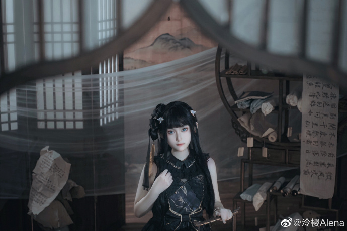 LOLITA超话### 逍遥游lolita正片“北冥有鱼，其名为鲲”出境：泠樱 预览 6