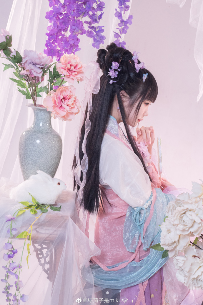 # 黛缨洛华提前祝大家跨年快乐 🌸妆造摄 陌桑 ​ 预览 5