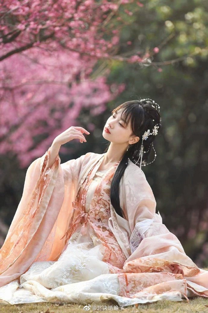 cosplay超话## 人面桃花相映红 ​ 预览 3