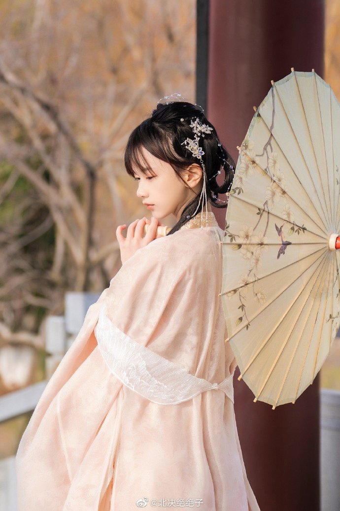 cosplay超话## 人面桃花相映红 ​ 预览 5